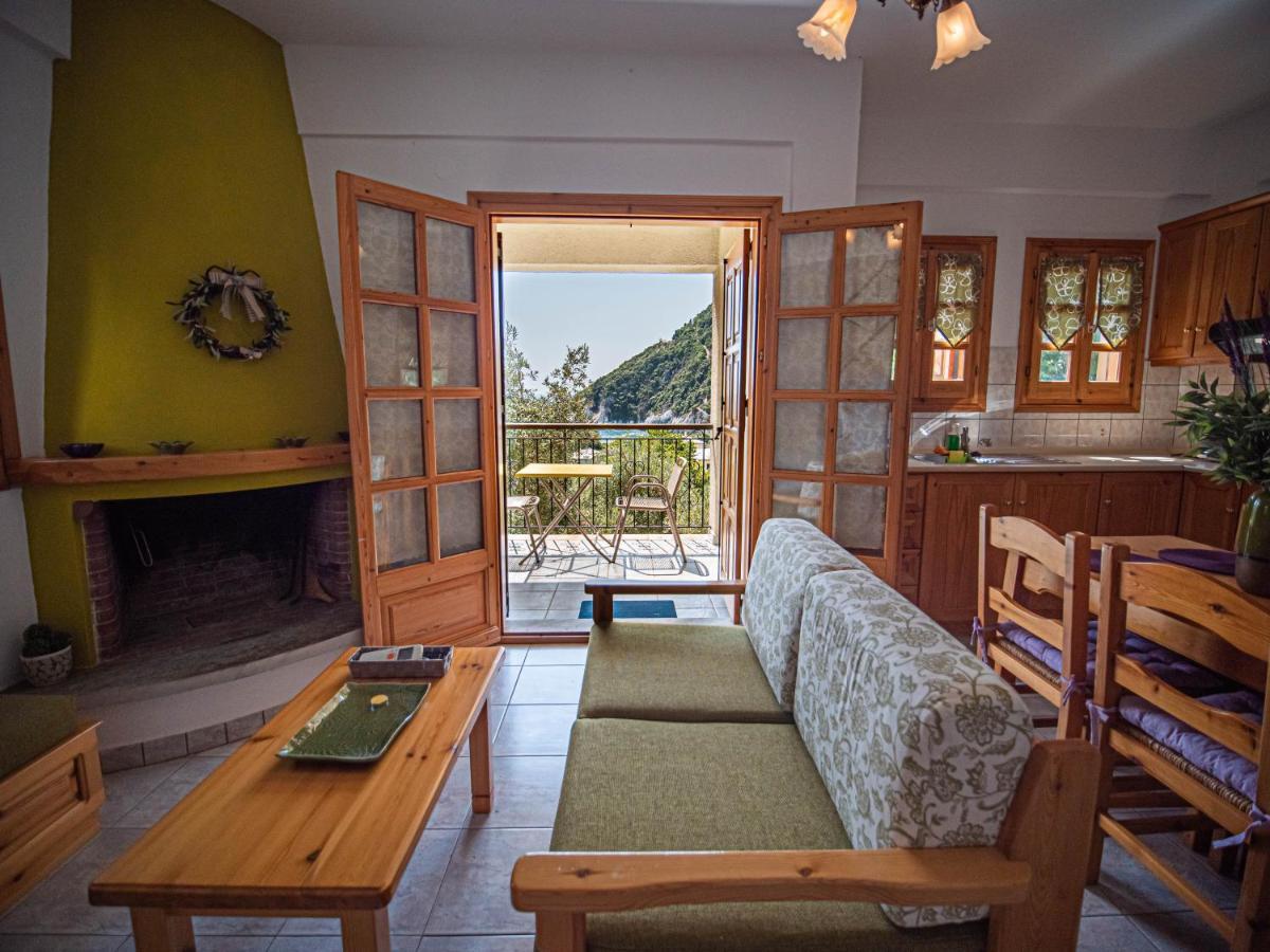 Olive House In Damouchari With A Sea View - Delicious Houses エクステリア 写真